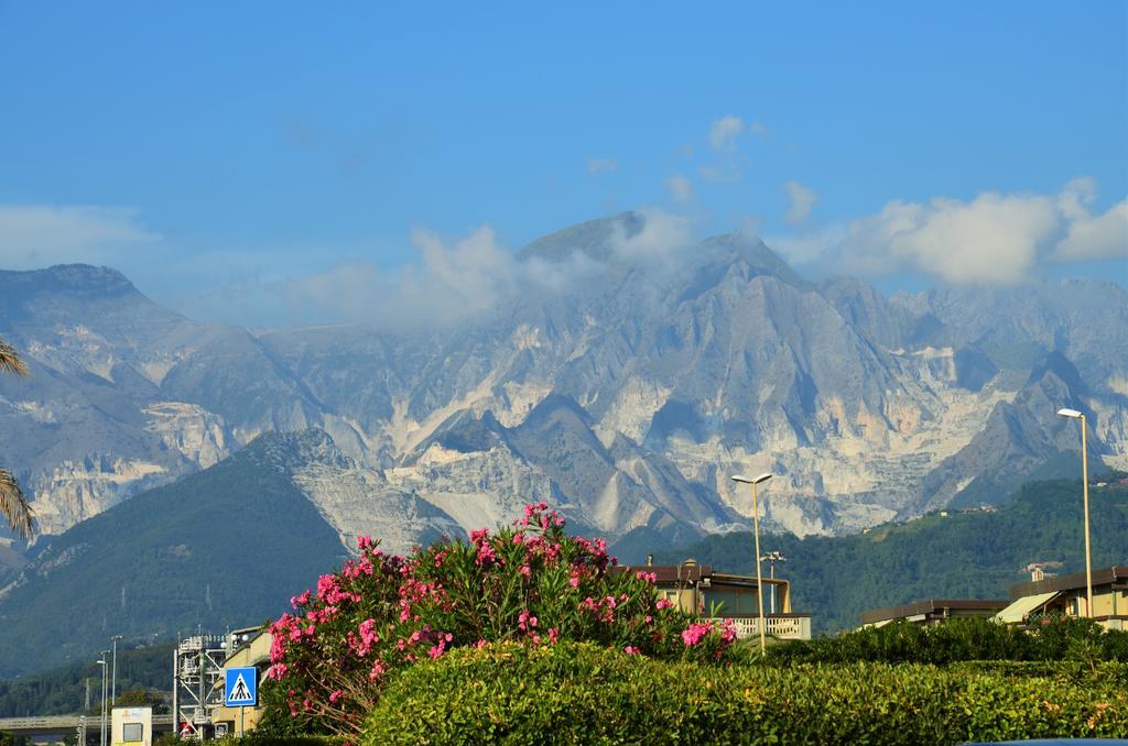 Casa Lia Villa Marina Di Carrara Exterior photo