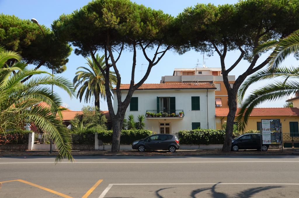 Casa Lia Villa Marina Di Carrara Exterior photo